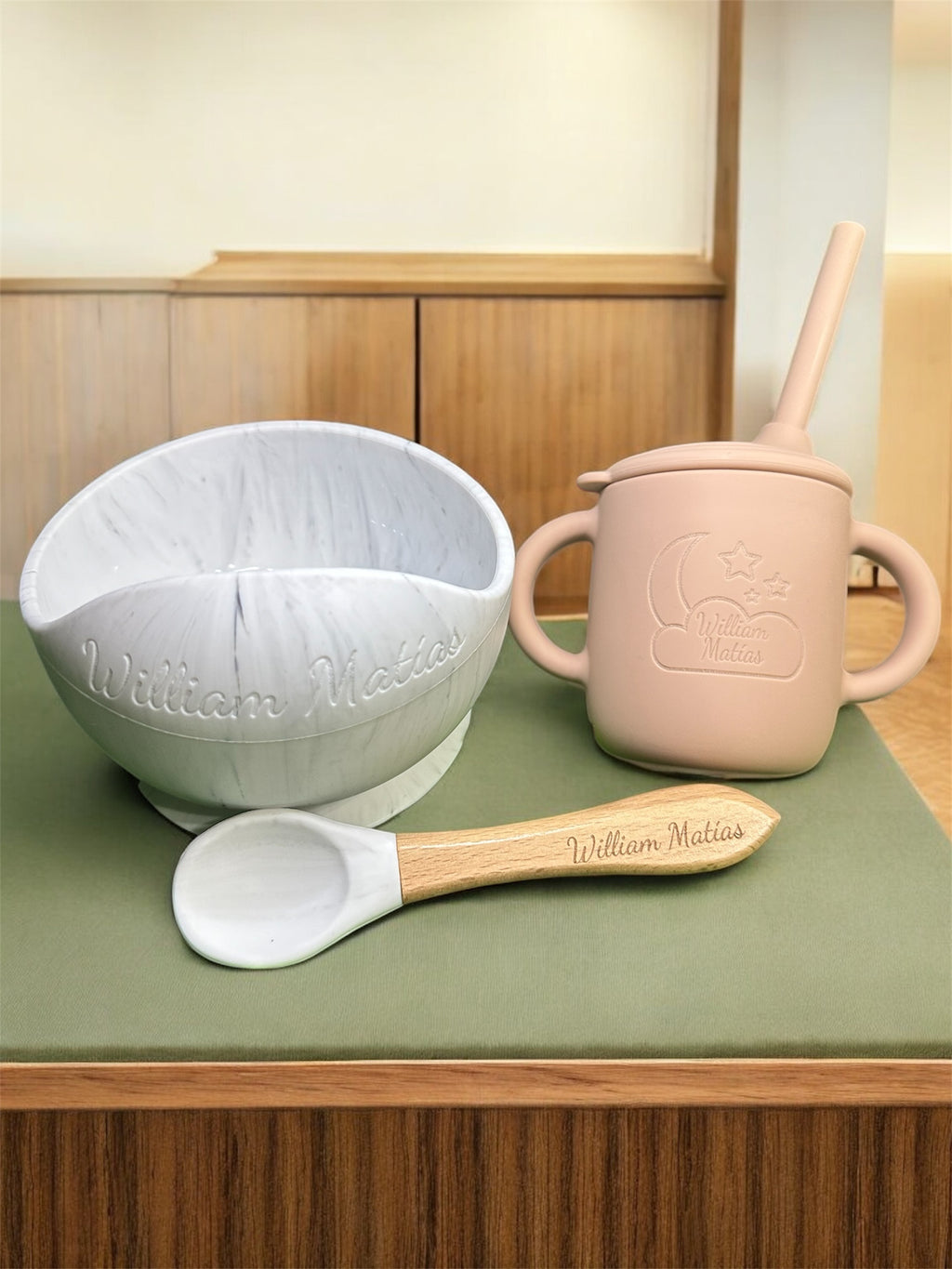 Set de Tazón ,Cup y Cuchara de Silicona Personalizado